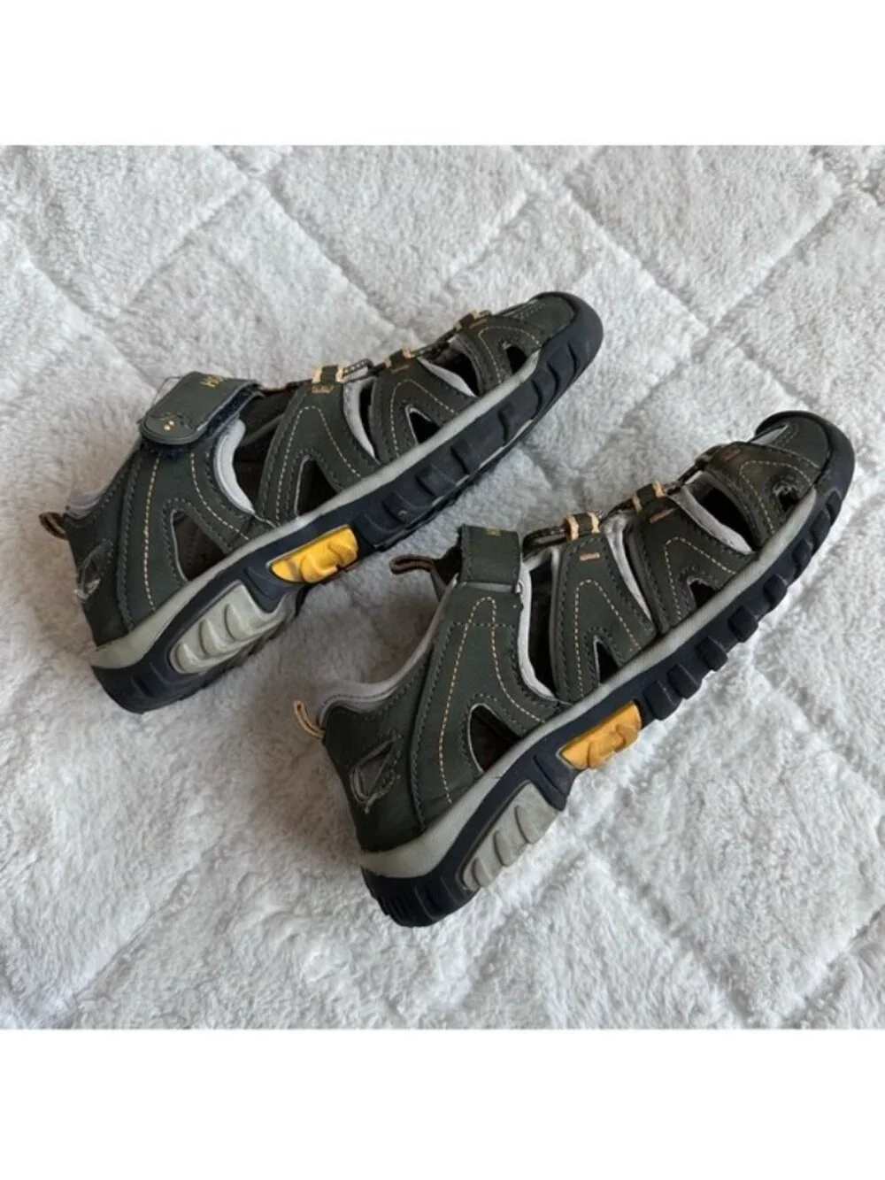 Hobibear | Unisex Dark Green & Gray Classic Sandals | Size 1.5